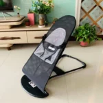 Berceau bébé chaise bébé chaise longue à l'intérieur des enfants