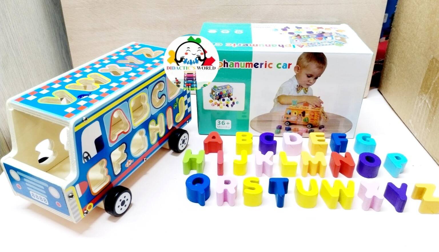Jeu éducatif bus Montessori associant lettres, chiffres et symboles, Honneurs, bois, – Image 2