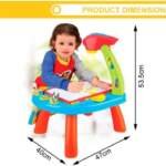 Table et bureau d’apprentissage avec projecteur de grand format